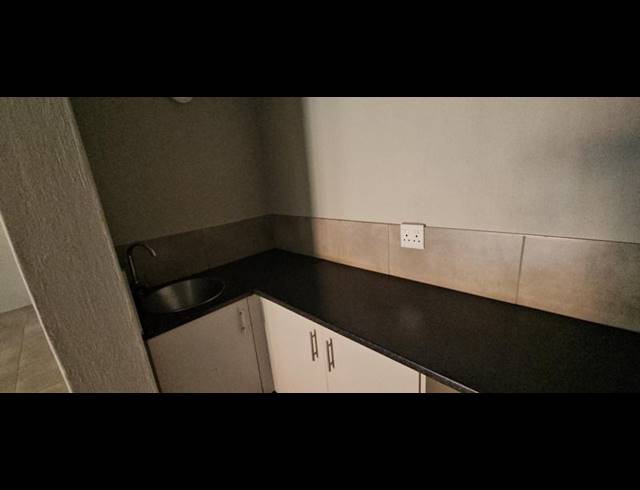 INDUSTRIAL PROPERTY TO RENT IN HALFWAY HOUSE